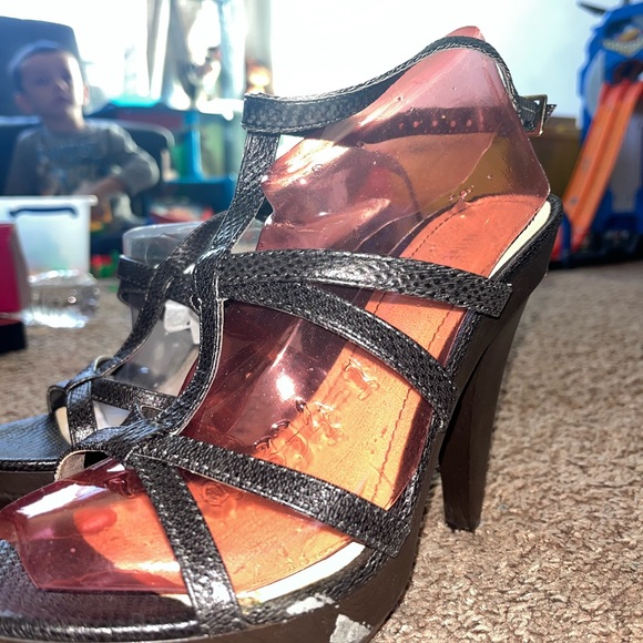 NINE WEST HEELS - Picture 5 of 6